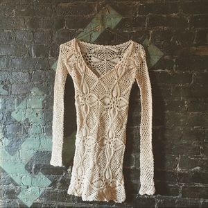 Emma O Long Sleeved Off-White Crochet Dress